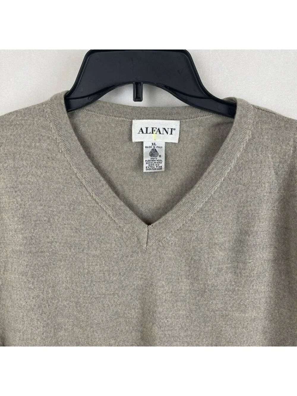 Alfani Men Sleeveless V- Neck Sweater Size XL